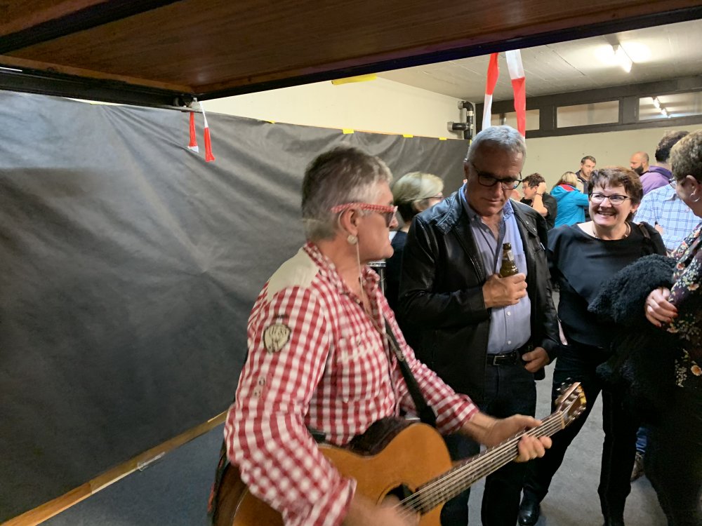 15_27D23CDE-923C-4937-A3A2-87AC46C6A953