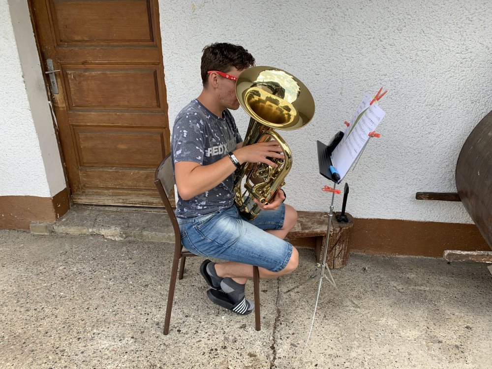 3F6F9215-EACC-4E08-9884-D96B1579743A