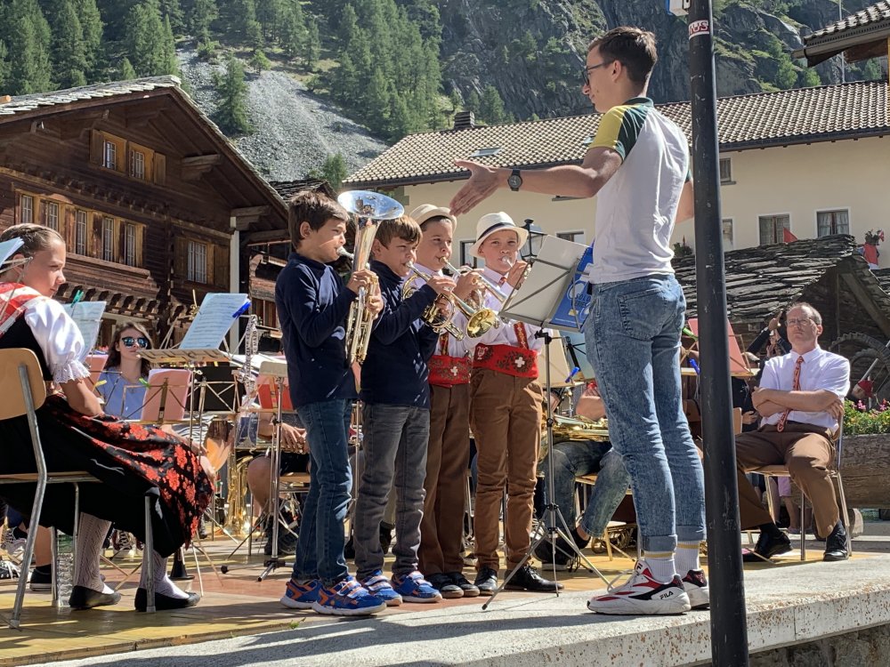 82D72317-0A36-4444-9688-AE36FCB53B06