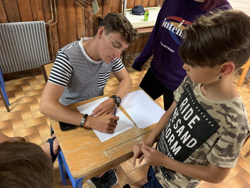 F66E51F2-2511-461B-8899-E0055198DDDD